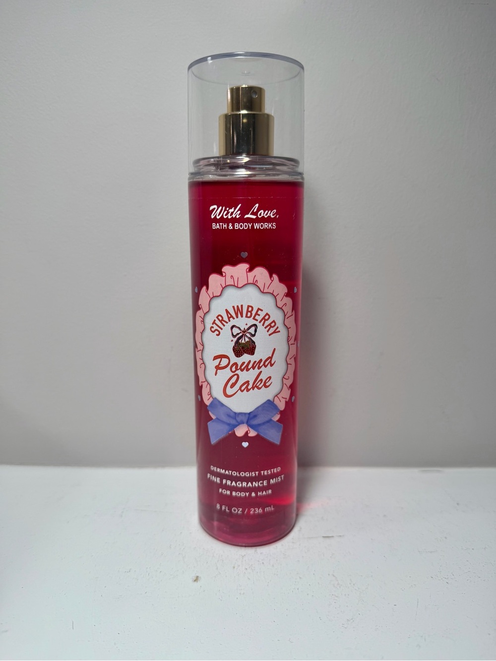 Bath and Body Works Strawberry Pound Cake 8 Fl Oz